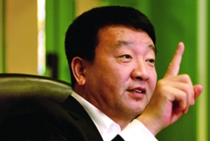 苗连生已经钦点了以英利集团总经理王向东为首的5名高管作为英利的"