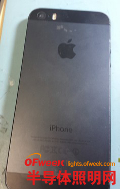 iPhone 5S原型机曝光 更大电池双LED灯
