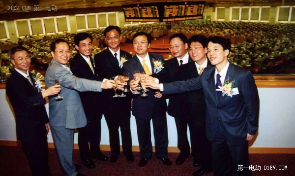 王传福与比亚迪的风雨二十年：从电池到新能源汽车