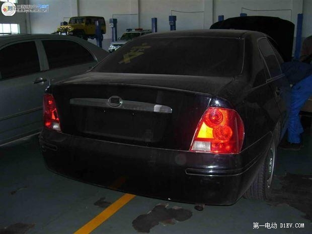 王传福与比亚迪的风雨二十年：从电池到新能源汽车