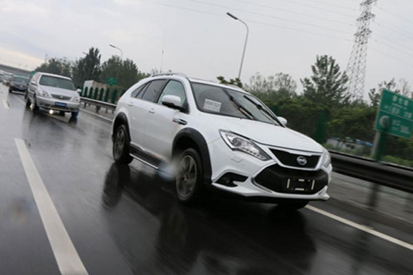 30万内“最强”的国产SUV 比亚迪唐高速再战GTR！