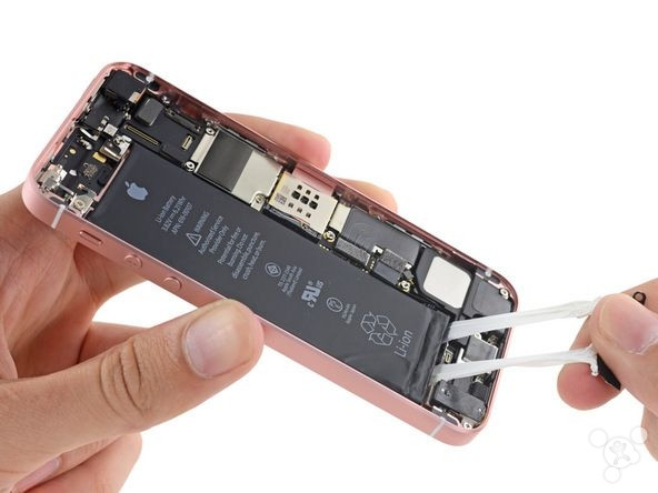 iphone se评测 拆解 陷"黄屏门"真是5s和6s拼凑的吗?