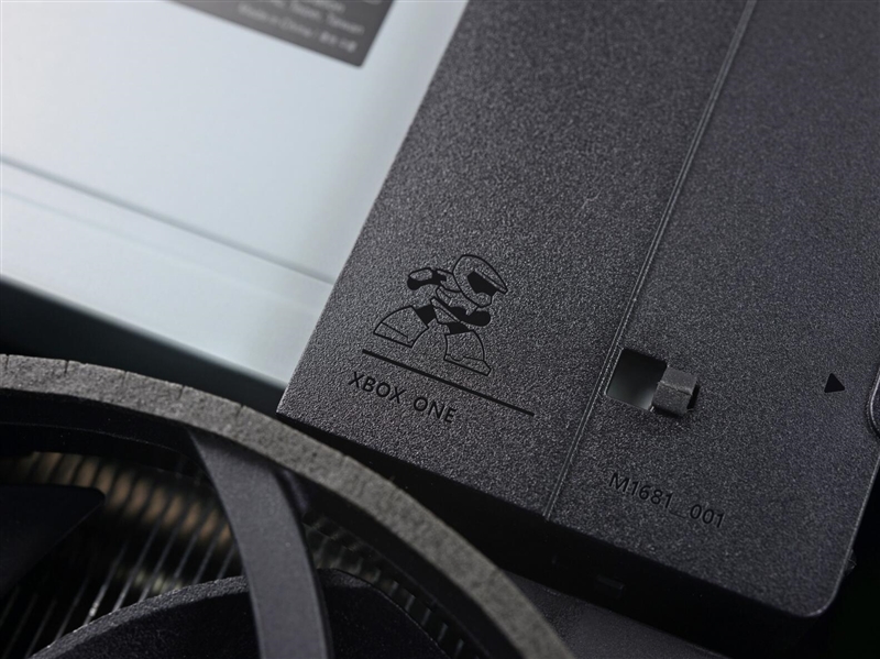 Xbox One S彻底拆解:士官长彩蛋超有爱