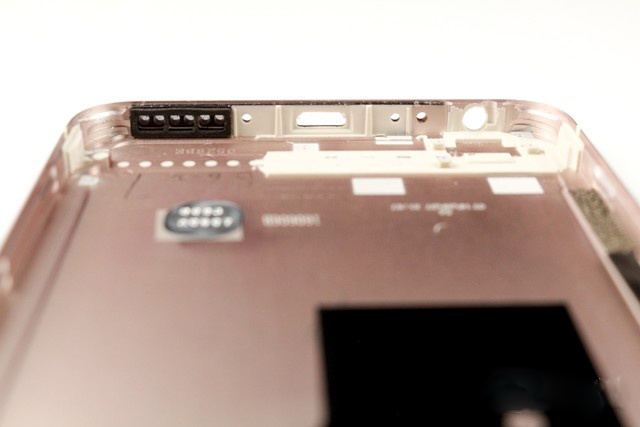 密封性优元件保护到位 vivo X7拆解图赏