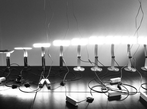 飞利浦第一款OLED台灯2013年上市