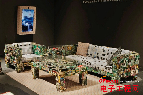 用废弃电子产品打造奢华家具（图）