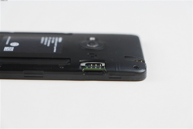 诺基亚WP8最大屏手机 4.7寸Lumia 625评测【