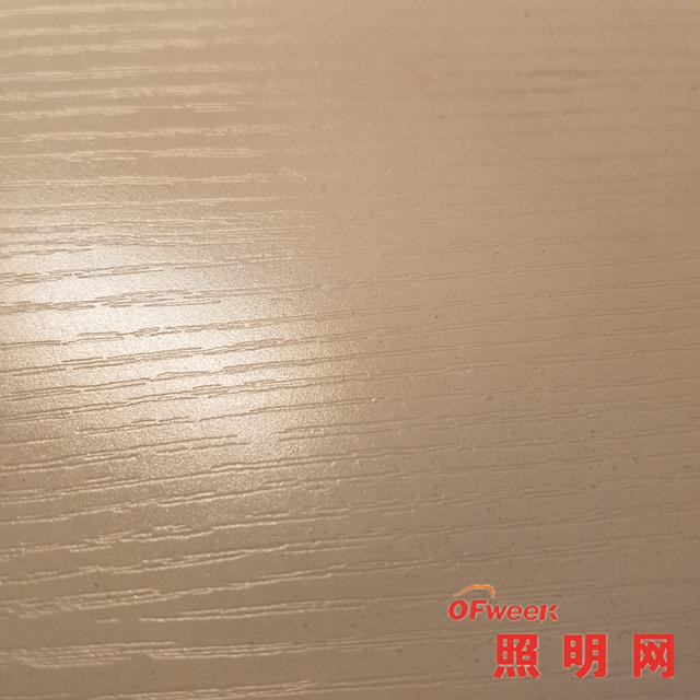 米家LED智能台灯开箱体验：灯光效果对比宜家台灯如何？