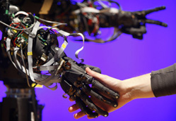 机器人产业没有那么美 机器换人需正视六大难题
