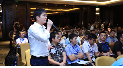专业听众与演讲嘉宾深入交流