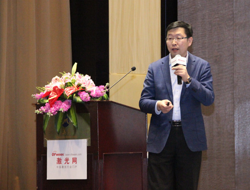 上海光学精密机械研究所赵全忠教授发表讲话