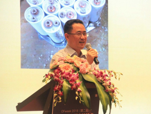 北京航空航天大学杜文龙教授担任会议主持并致欢迎词