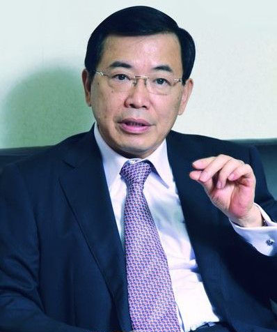 tcl董事长是谁_鸿星尔克董事长